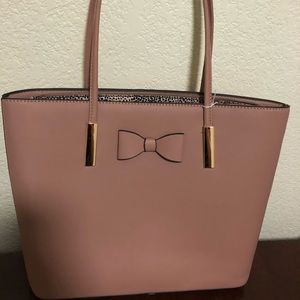 SOLD 🖤🖤🖤🖤Blush colored large tote